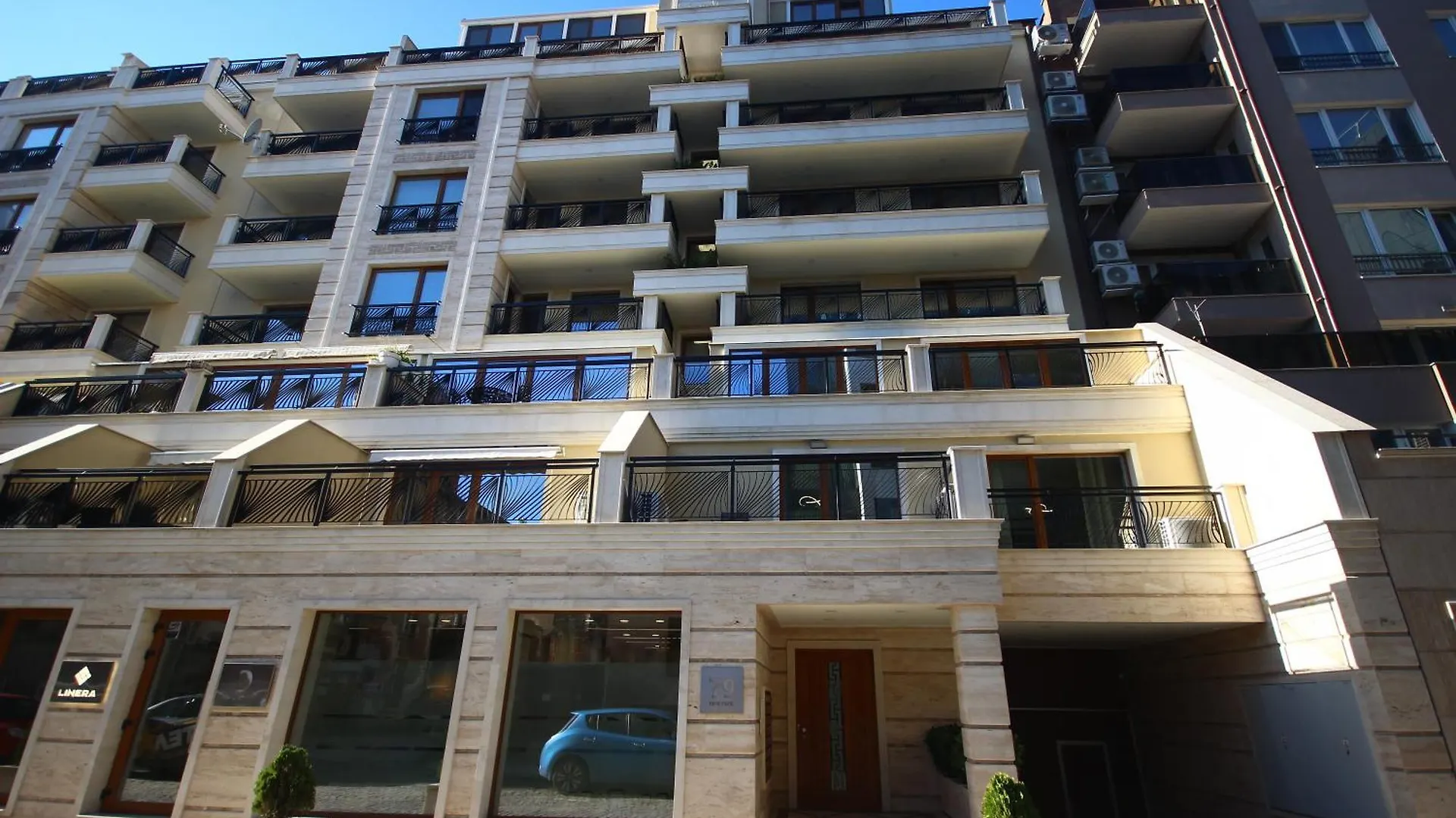 Sofia Central Luxury Apartment 